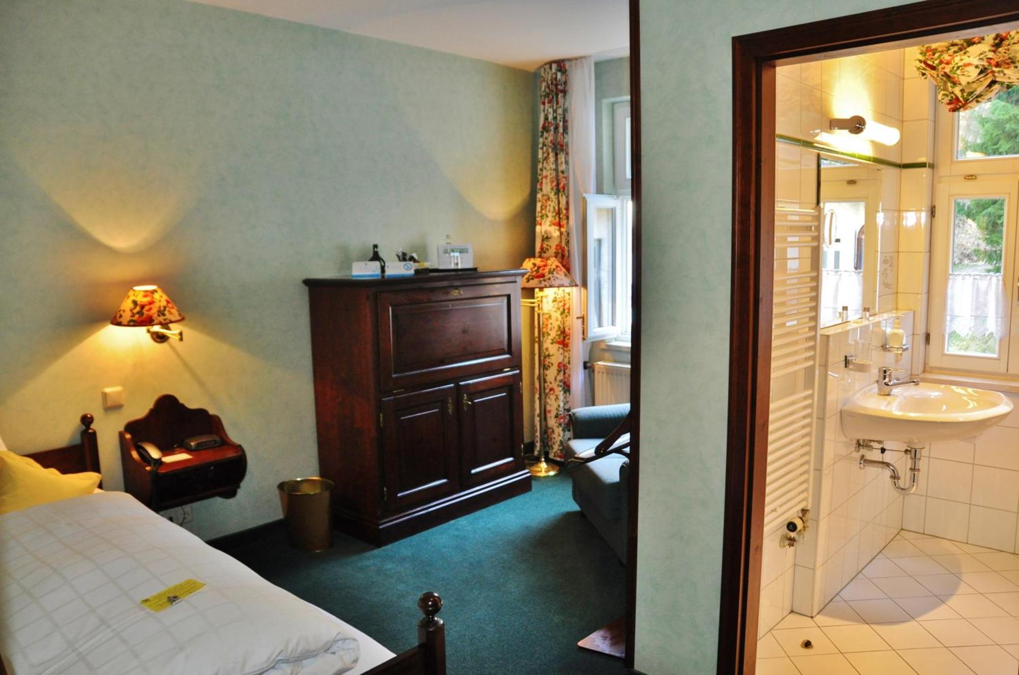 Flair-Hotel Waldfrieden Oberweißbach Habitación foto