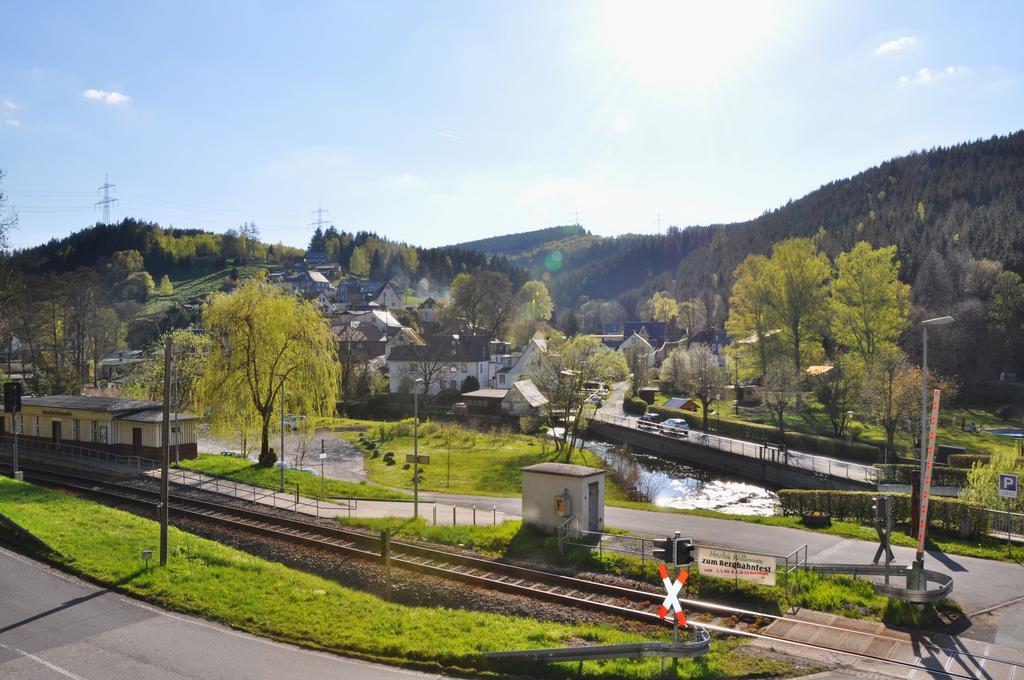 Flair-Hotel Waldfrieden Oberweißbach Exterior foto